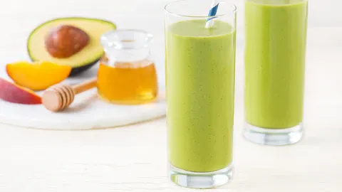 green-tea-peach-smoothie